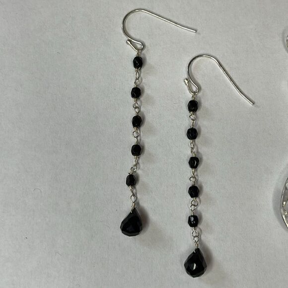 Bundle of two long beaded fashion dangle earrings clear and black beads - Picture 3 of 4